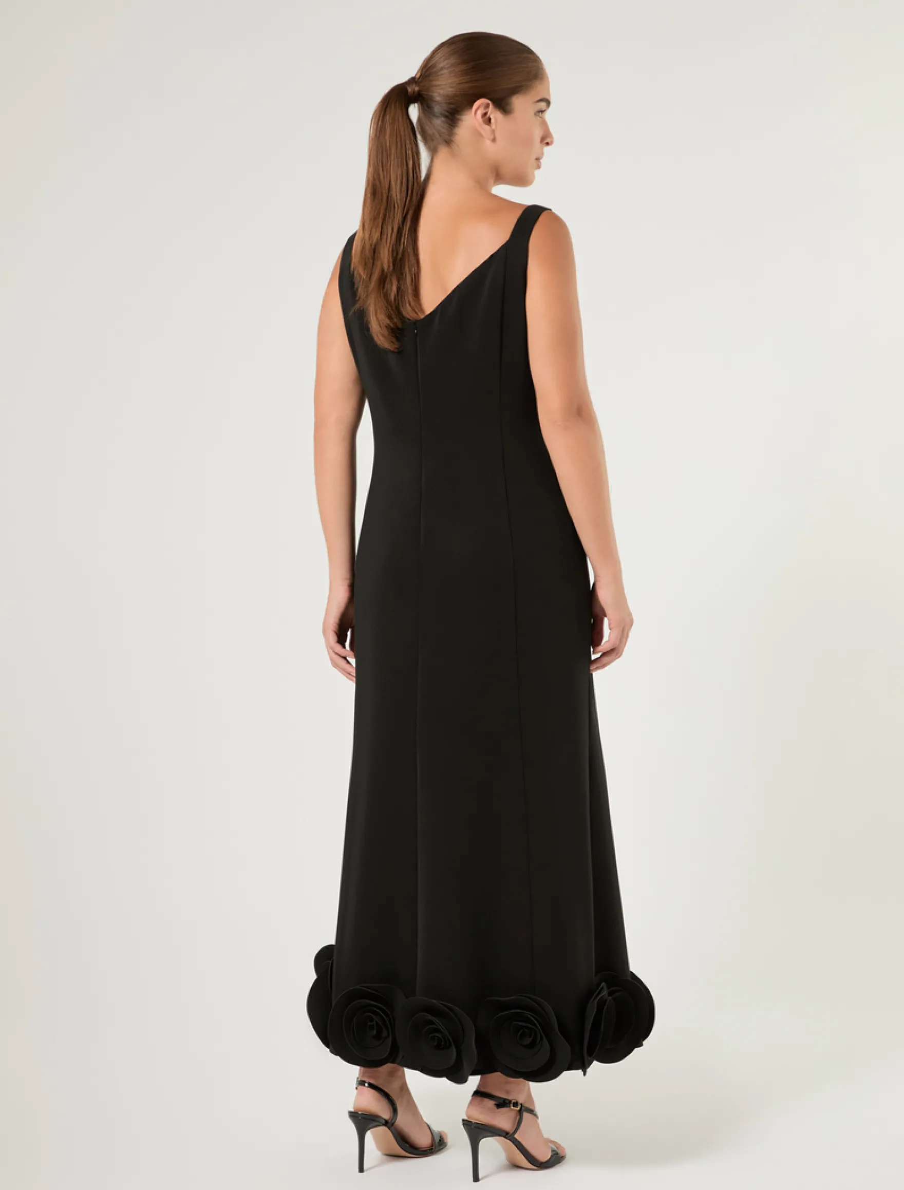 Abito in cady con rose - NERO