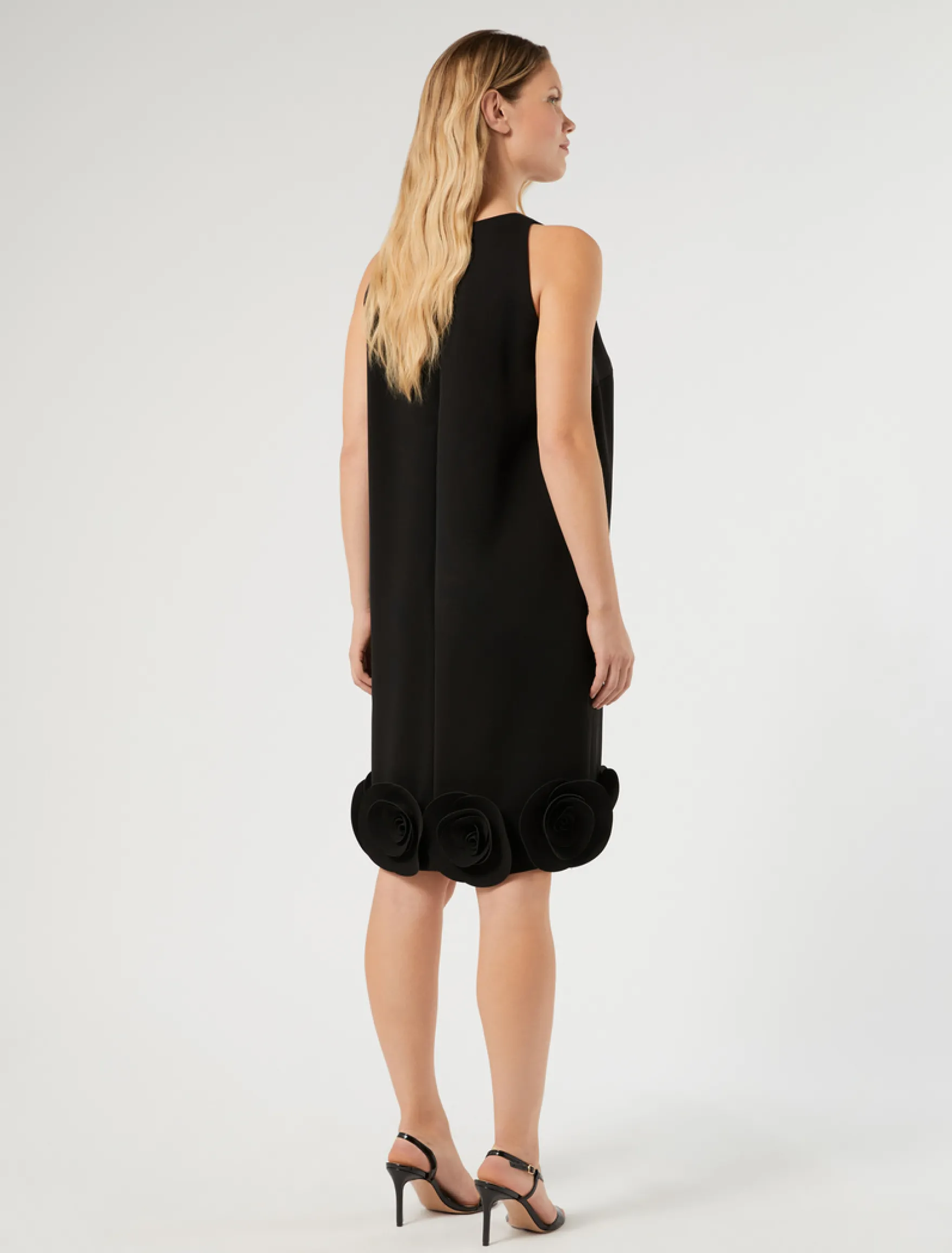 Abito in cady con rose - NERO