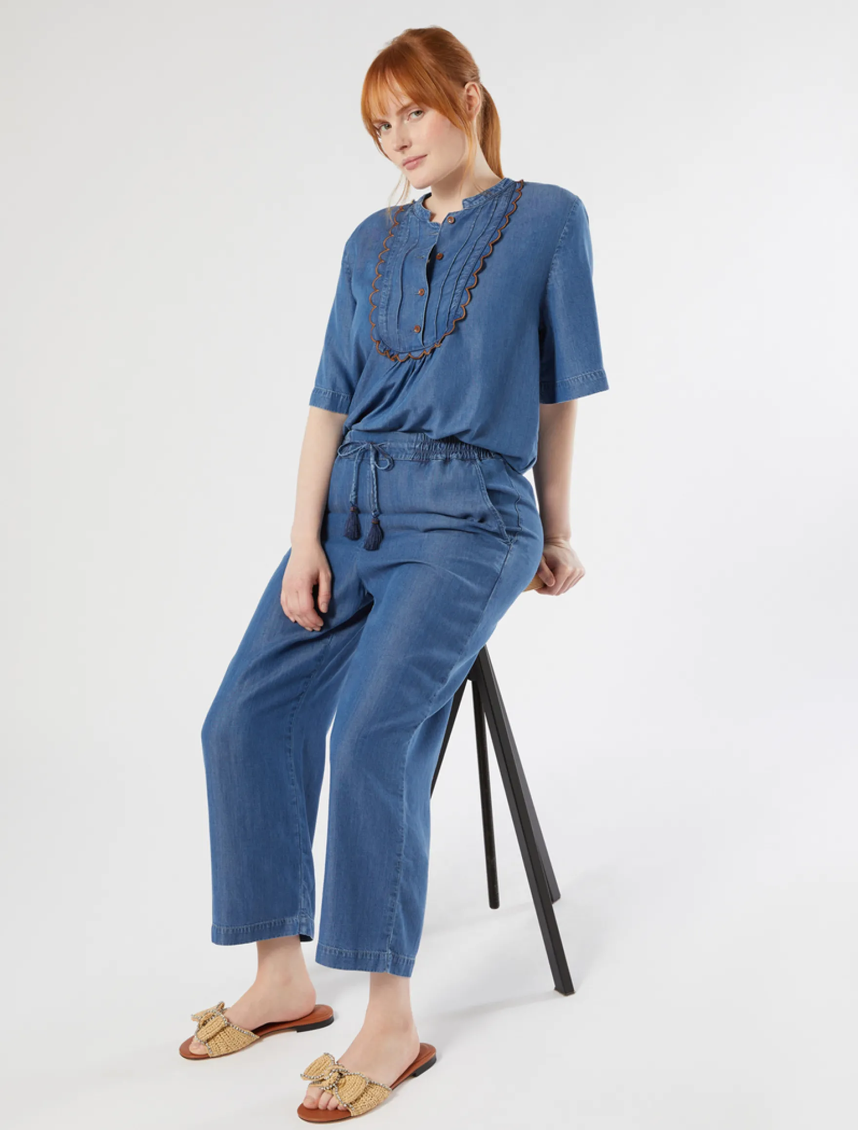 Blusa in denim con ricamo - BLU