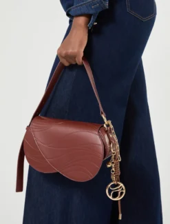 Borsa con patta a onda e charms - MATTONE ROSSO