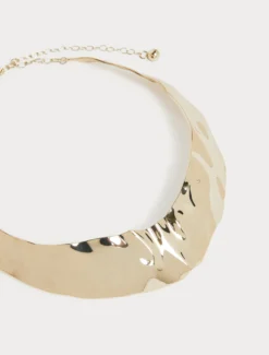 Collier in metallo martellato - ORO