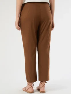 Pantaloni slim fit in cotone e nylon - MARRONE
