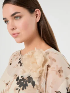 Spilla a fiore in organza di seta - GHIACCIO