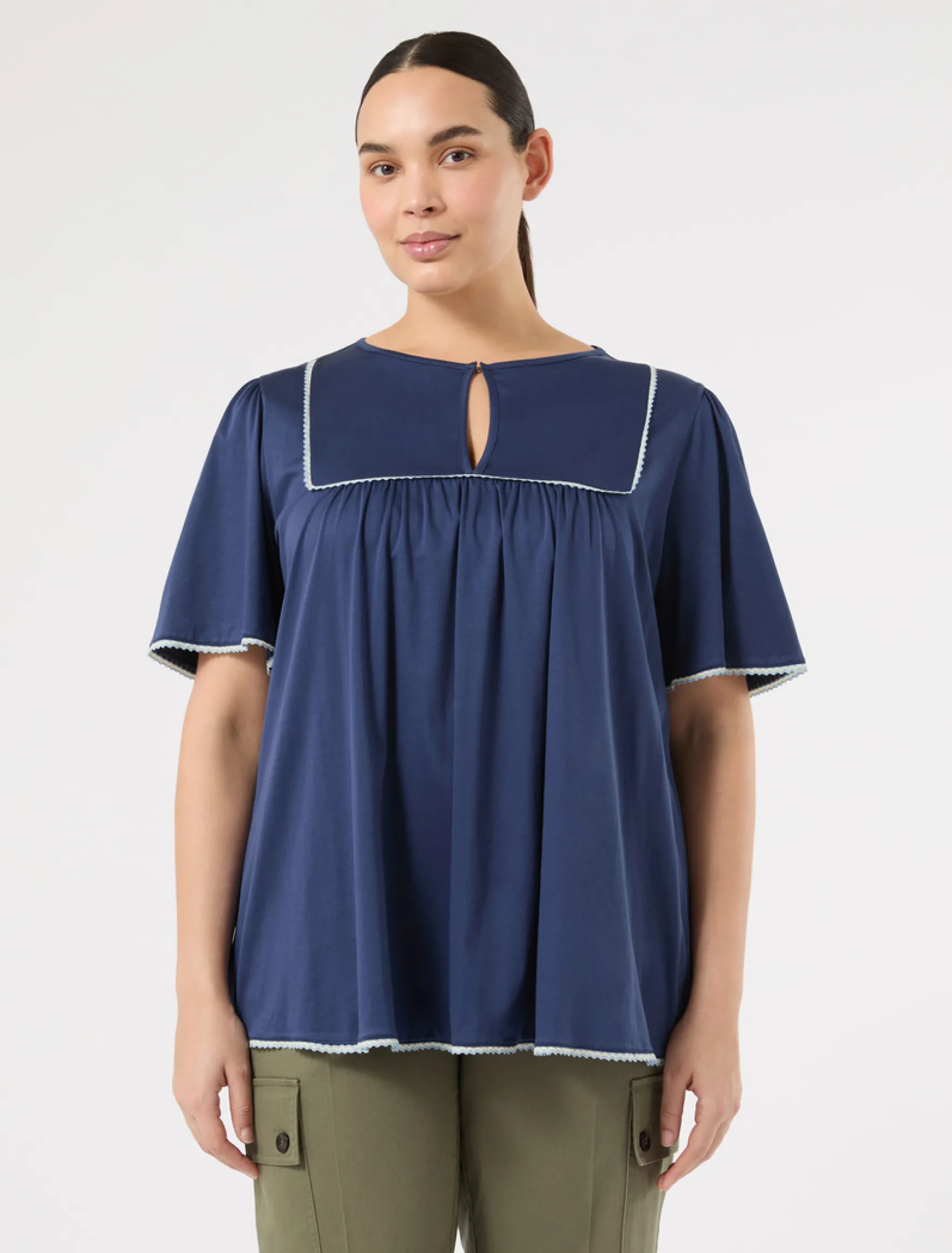 T-shirt in jersey con ricamo - BLU MARINO