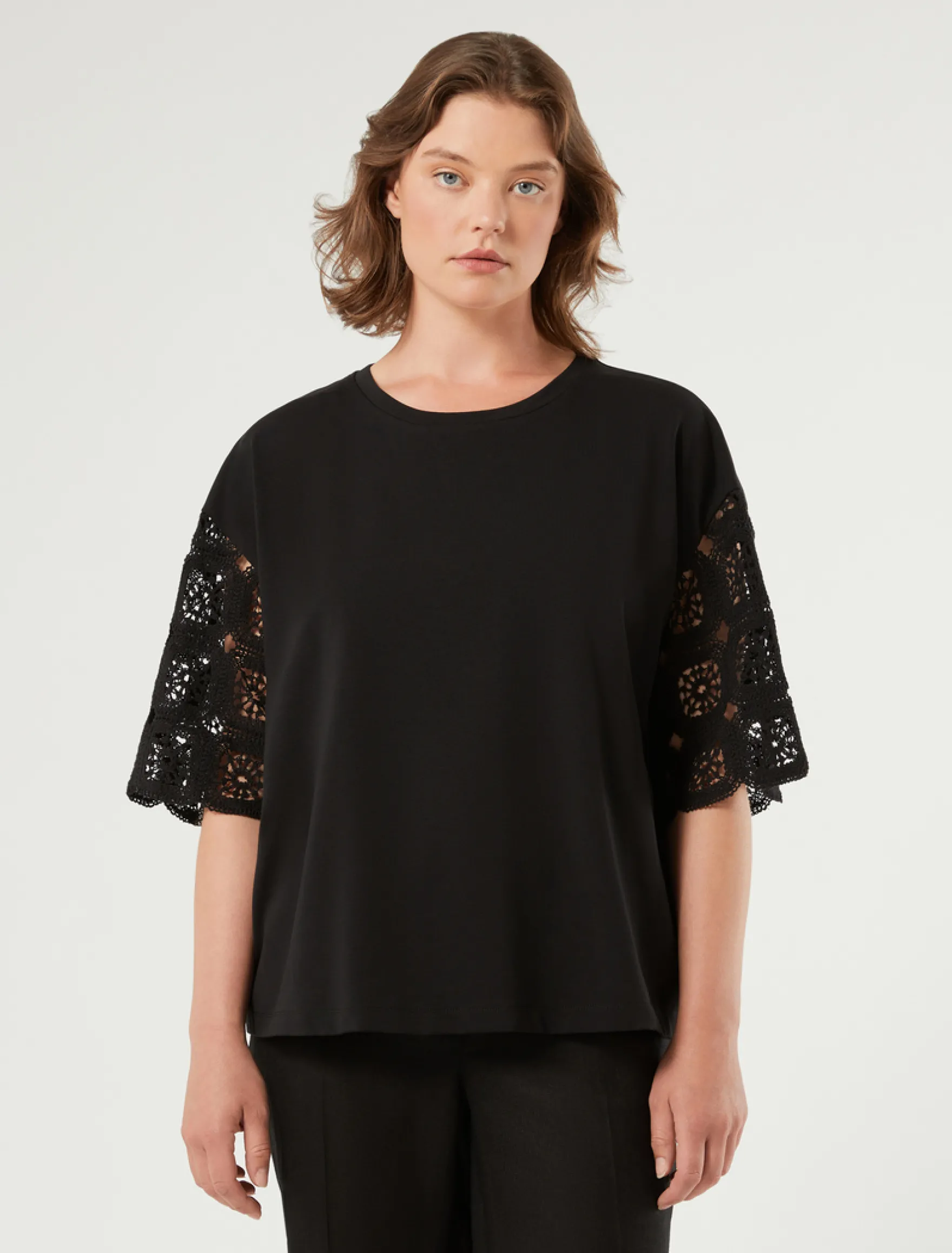 T-shirt in jersey di cotone e crochet - NERO