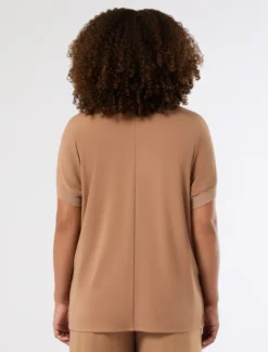 T-shirt in jersey fluido e maglia - CARAMELLO