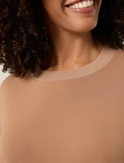 T-shirt in jersey fluido e maglia - CARAMELLO